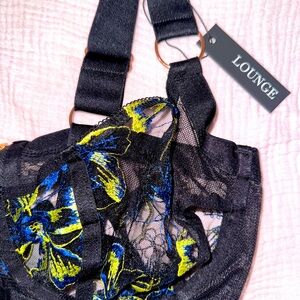 LOUNGE brand new lace embroidered bra 🫶♠️🤍